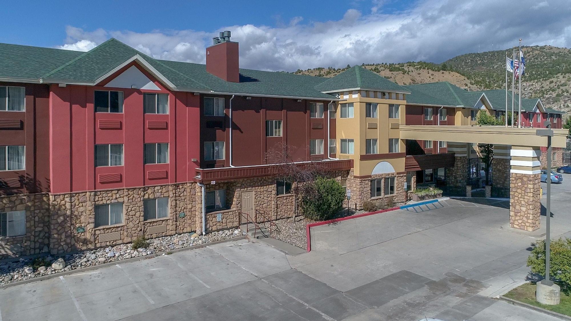 Comfort Inn&suites Hotel 3*