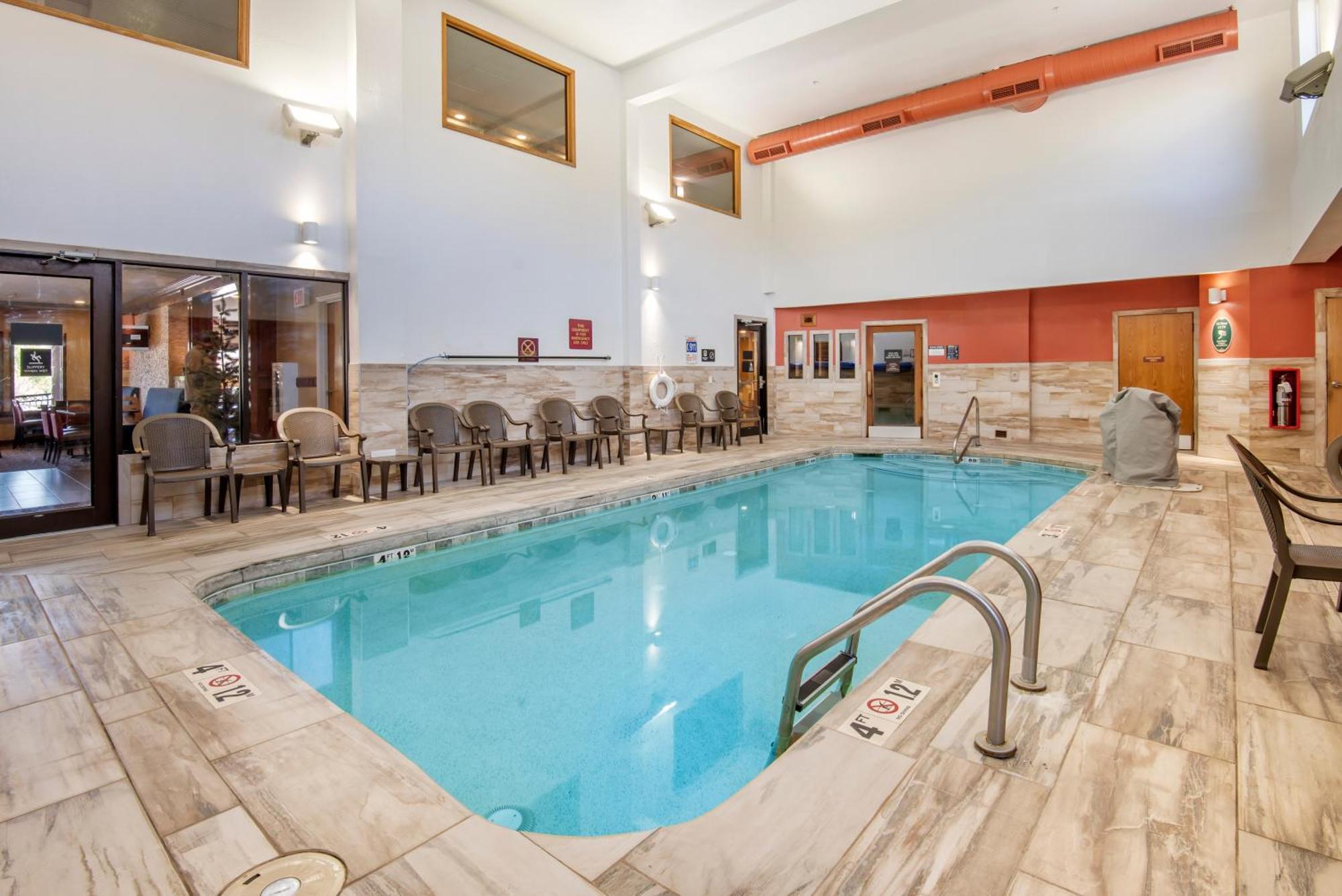 Comfort Inn&suites Hotel 3*