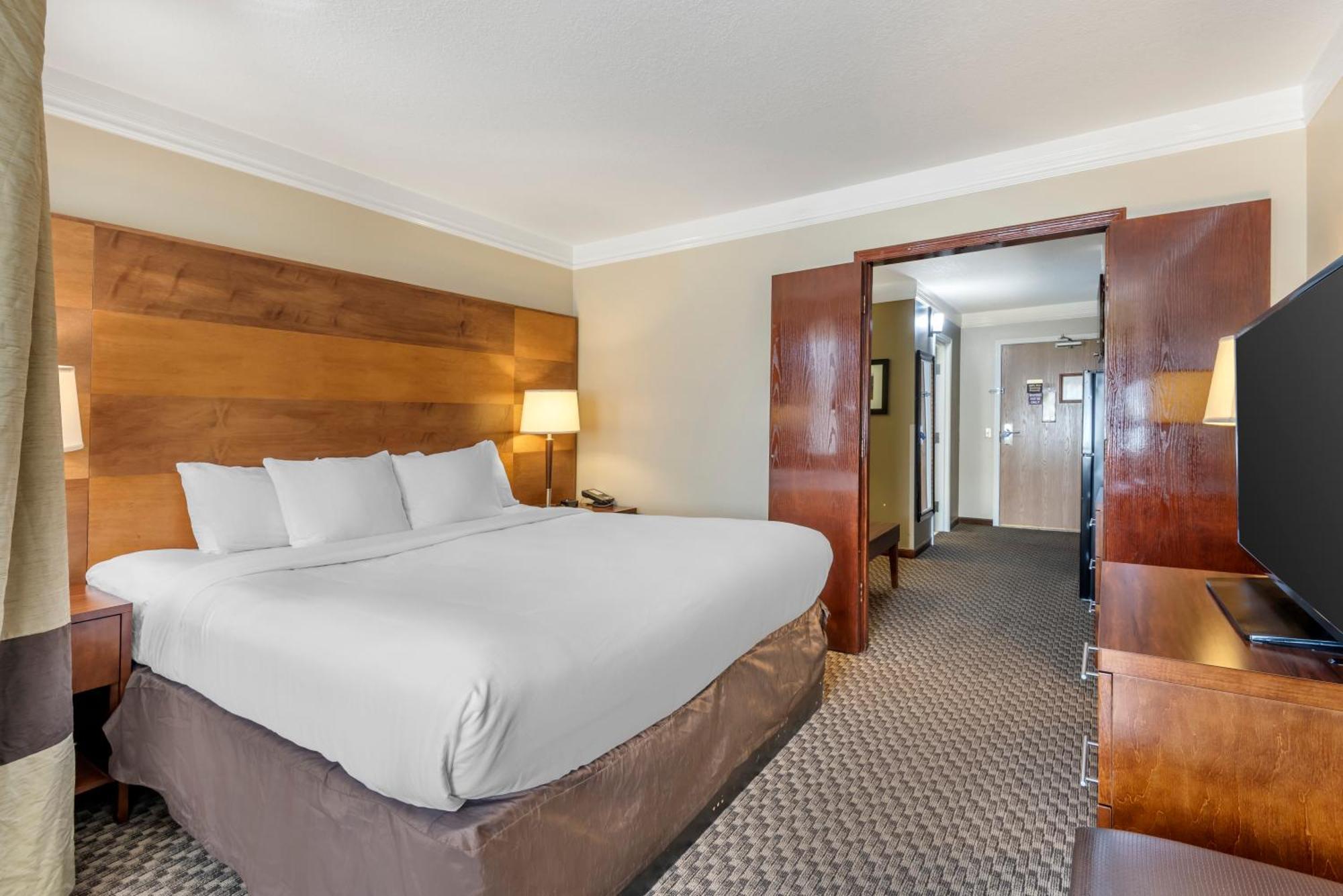 Comfort Inn&suites 3*