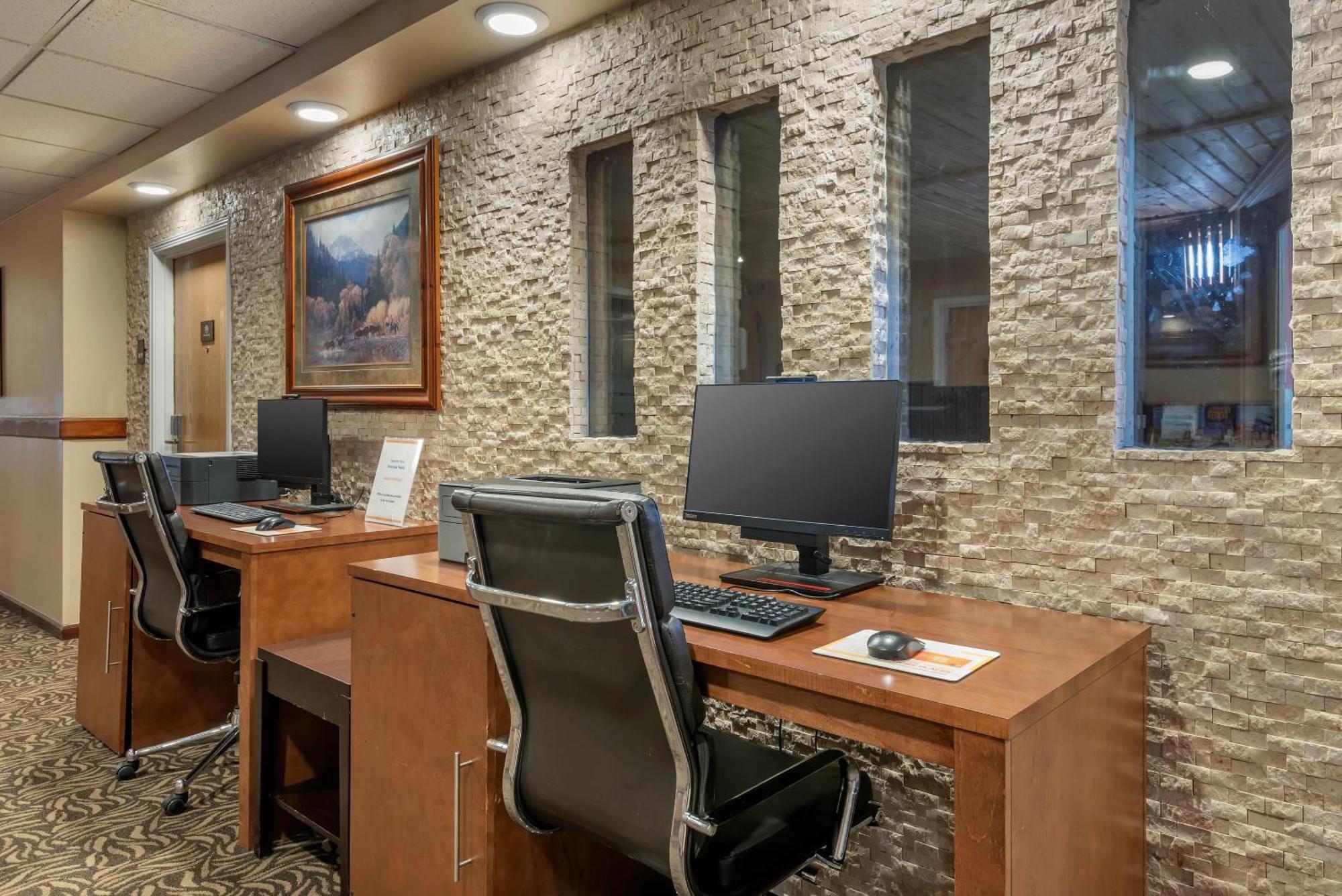 Comfort Inn&suites Hotel