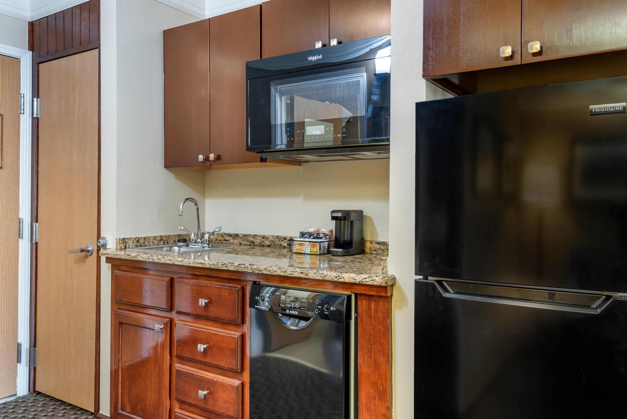 Comfort Inn&suites 3*